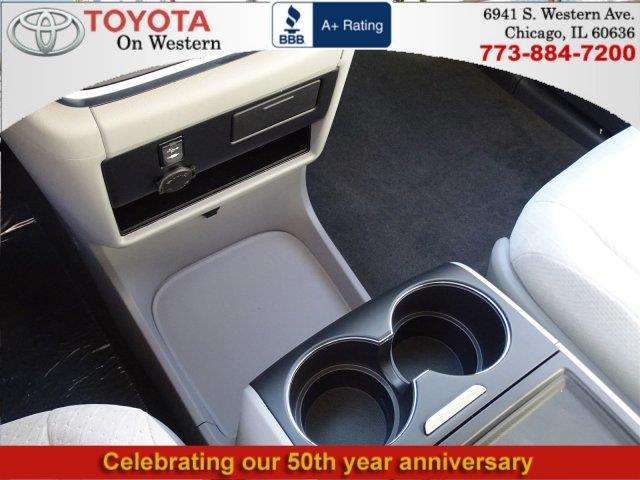 Toyota Sienna 2017 photo 15